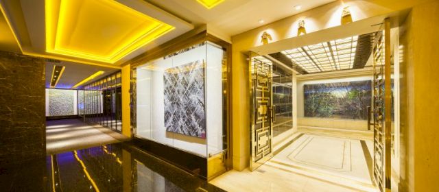 Shanghai Night interior view. Courtesy Qiao Zhibing Collection