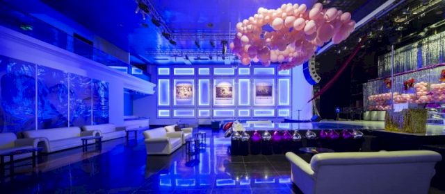 Shanghai Night interior view. Courtesy Qiao Zhibing Collection