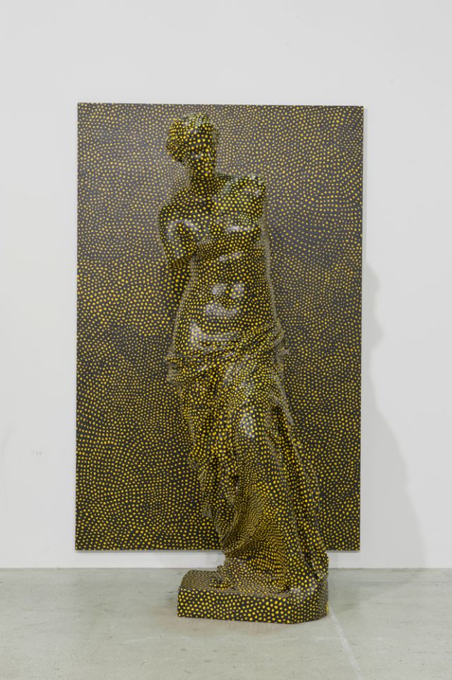 YAYOI KUSAMA, Infinity-Nets WHXOTLO, 2006. © the artist and TAKAHASHI COLLECTION, Tokyo; Photo: Hirose Hisaya