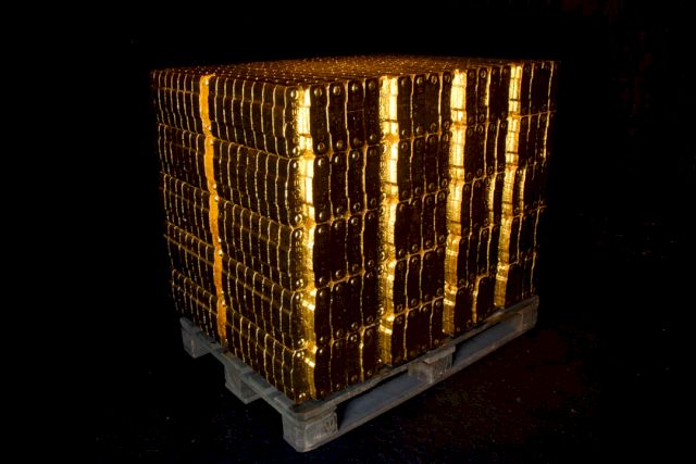 ALICJA KWADE, Kohle (1T Record), 2010. Photo: Marianne Obst