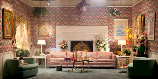 JONAH FREEMAN & JUSTIN LOWE, Floating Chain (Hi-Res Toni), 2014. Courtsey the artist and Marlborough Barcelona