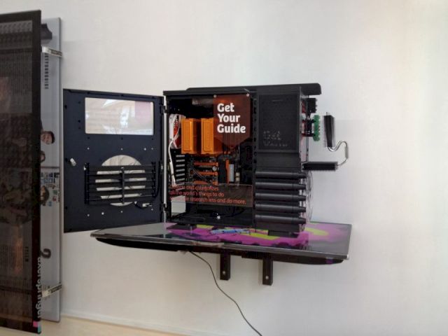 SIMON DENNY, Berlin Startup Case Mod: GetYourGuide, 2014. Courtesy the artist