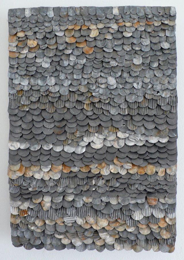 Stone or shingles? Work by René Düsel in the exhibition pavilion. @René Düsel