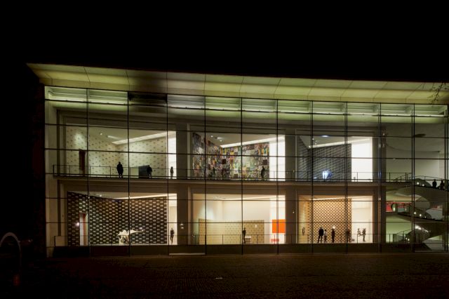 View of the exhibition Tapetewechsel. Artists' Wallpapers from the Sammlung Goetz, Neues Museum Nuremberg, 8 March - 1 September 2024, © the artists - Photo: Neues Museum Nuremberg (Annette Kradisch)