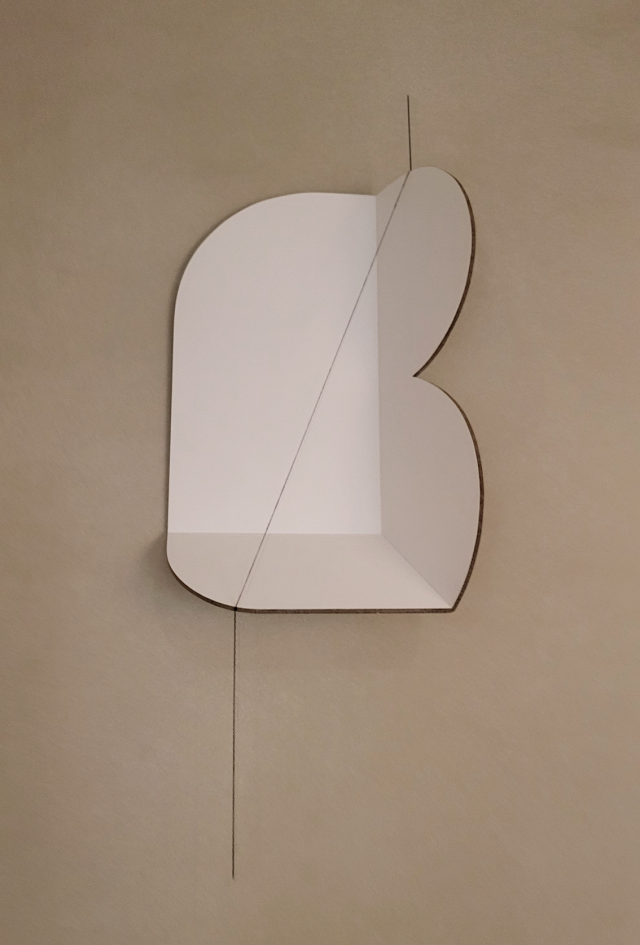 Jong Oh, Folding Drawing #64, 2022, 44 x 16 x 7 cm