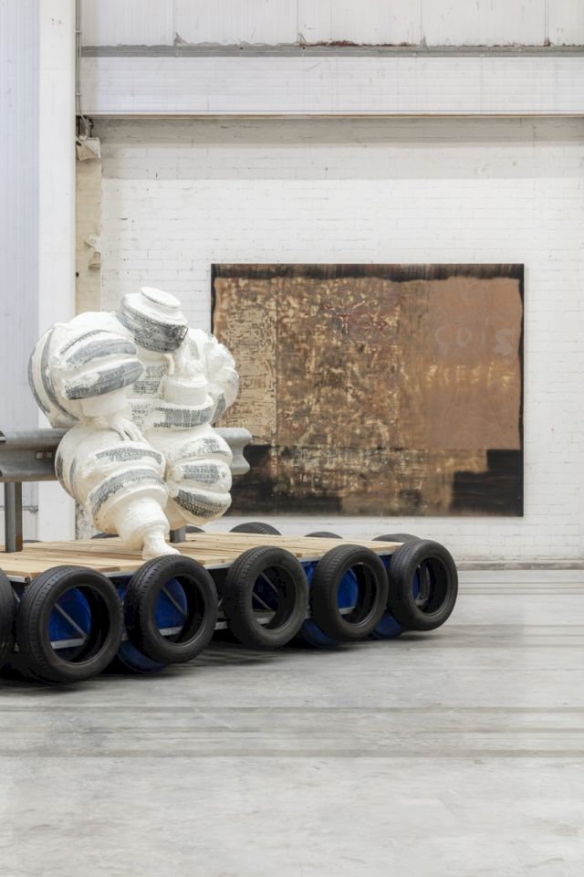 Karl Philips, 'Floating bibendum‘, 2020 - 2022 and Frederik Lizen, 'Çois Suffit‘, 2020. Photo by Valerie Clarysse